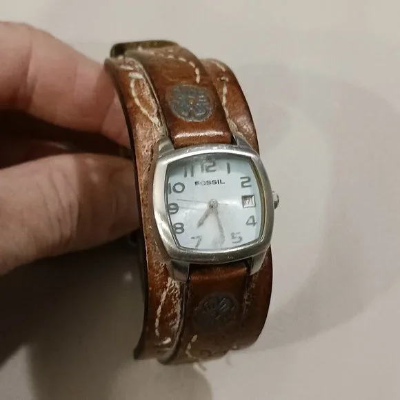 Fossil | Accessories | Vintage Gorgeous Fossil Watch | Poshmark display picture 1